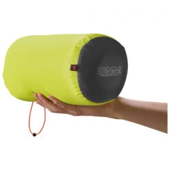 OMM Mountain Raid 233 - Synthetic Sleeping Bag 9 OMM Mountain Raid 233 - Synthetic Sleeping Bag -Rab Store omm mountain raid 233 synthetic sleeping bag detail 4