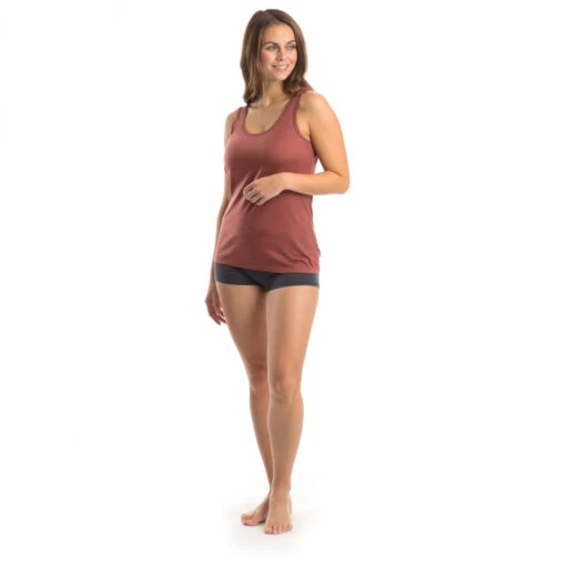 Stoic Women's Merino150 HeladagenSt. Tank - Merino Base Layer - Image 8