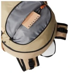 The North Face Basin 18 - Walking Backpack 11 The North Face Basin 18 - Walking Backpack -Rab Store the north face basin 18 walking backpack detail 5